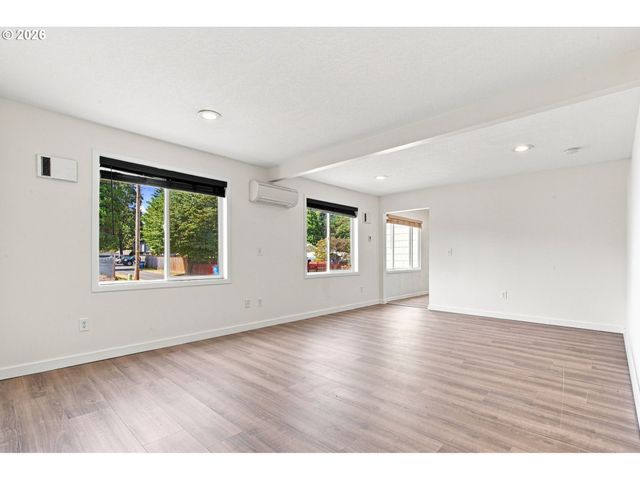 906 6TH St, Washougal, WA 98671