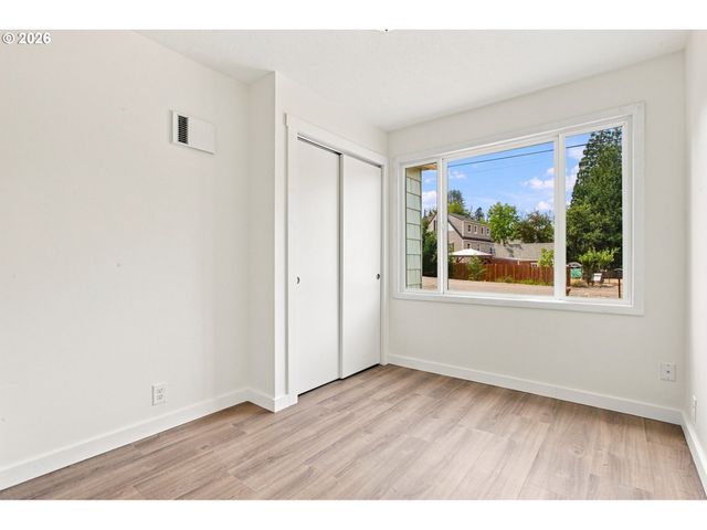 906 6TH St, Washougal, WA 98671