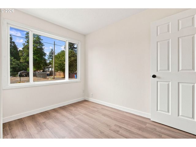 906 6TH St, Washougal, WA 98671