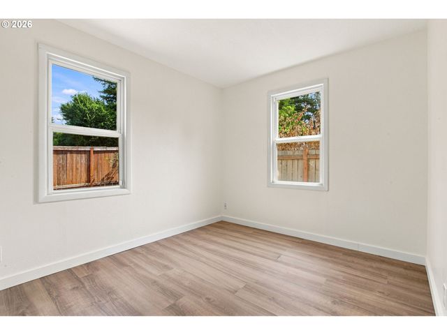 906 6TH St, Washougal, WA 98671