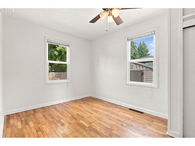 906 6TH St, Washougal, WA 98671