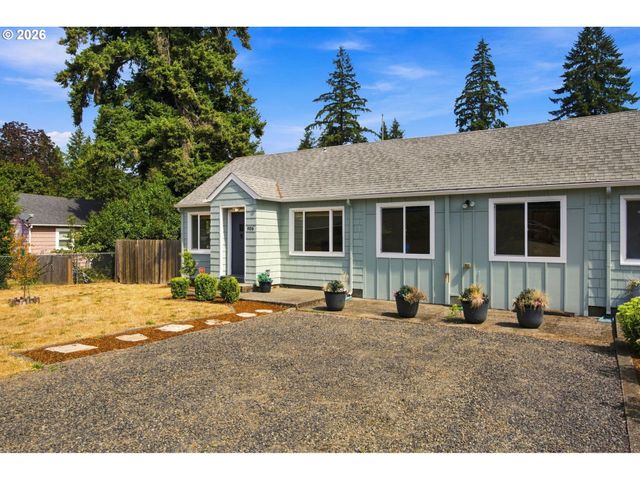 906 6TH St, Washougal, WA 98671