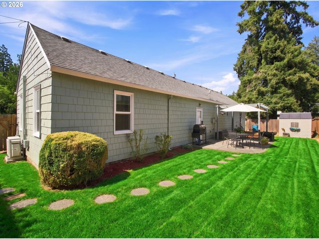 906 6TH St, Washougal, WA 98671