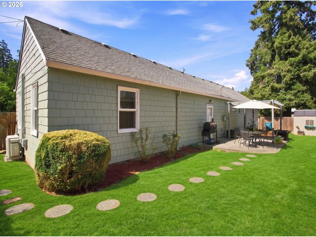 906 6TH St, Washougal, WA 98671