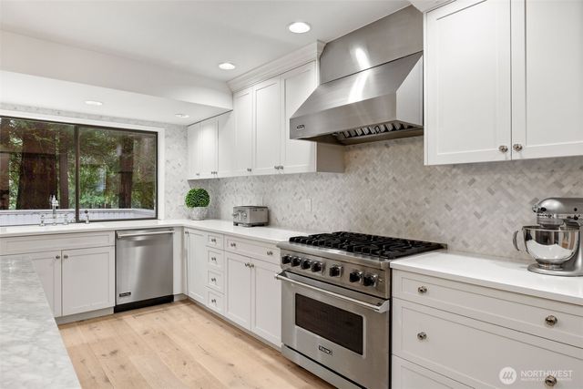 21845 NE 30th Place, Sammamish, WA 98074