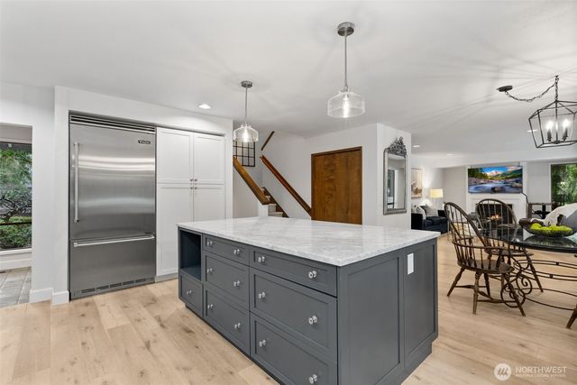 21845 NE 30th Place, Sammamish, WA 98074