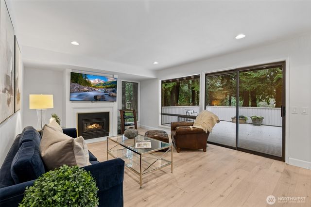 21845 NE 30th Place, Sammamish, WA 98074