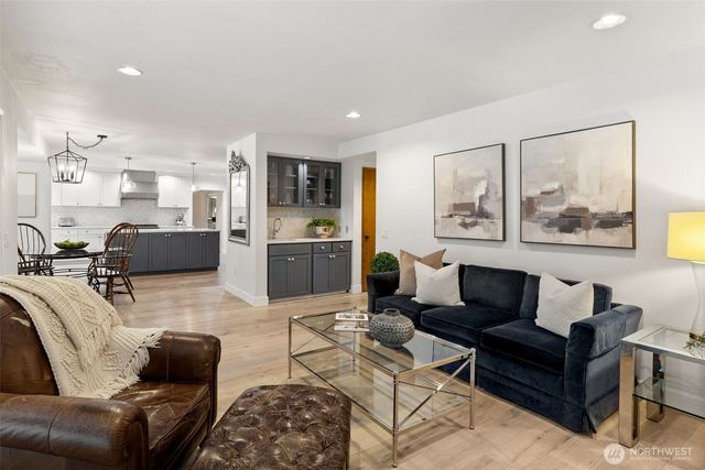 21845 NE 30th Place, Sammamish, WA 98074