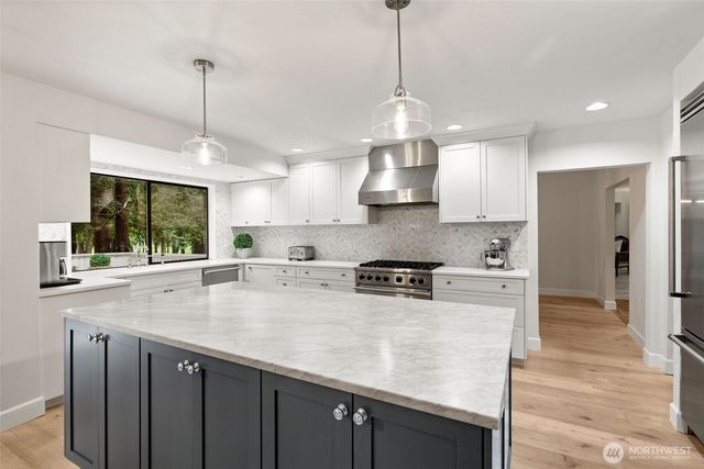 21845 NE 30th Place, Sammamish, WA 98074