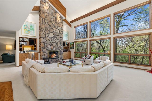 1161 Lost Woods ROAD, Summit, WI 53066