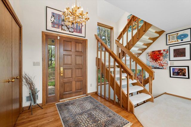 1161 Lost Woods ROAD, Summit, WI 53066