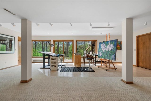 1161 Lost Woods ROAD, Summit, WI 53066