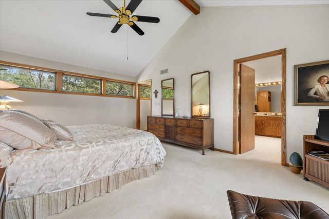 1161 Lost Woods ROAD, Summit, WI 53066