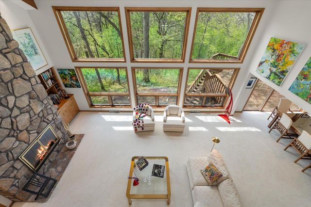 1161 Lost Woods ROAD, Summit, WI 53066