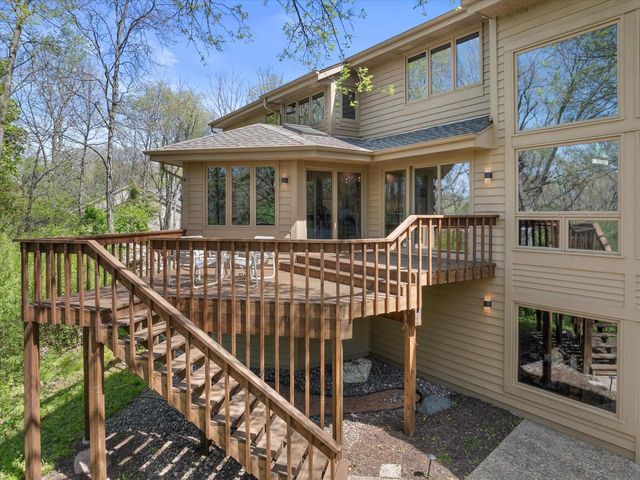1161 Lost Woods ROAD, Summit, WI 53066