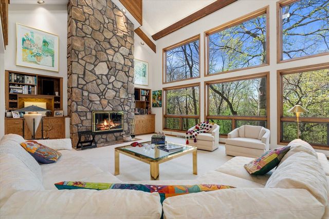 1161 Lost Woods ROAD, Summit, WI 53066