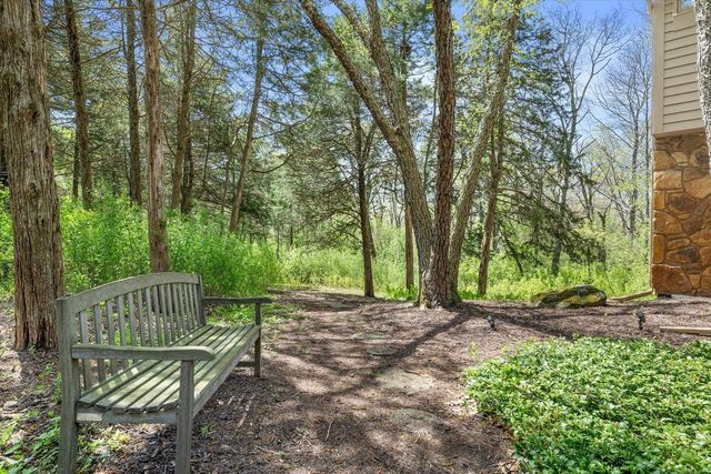 1161 Lost Woods ROAD, Summit, WI 53066