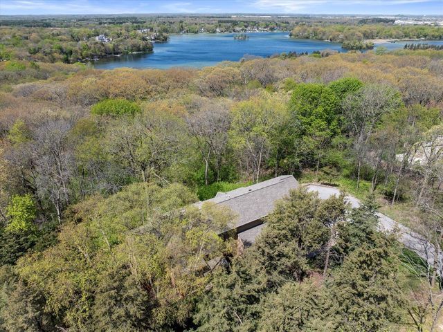 1161 Lost Woods ROAD, Summit, WI 53066