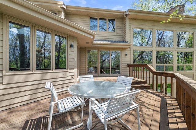 1161 Lost Woods ROAD, Summit, WI 53066