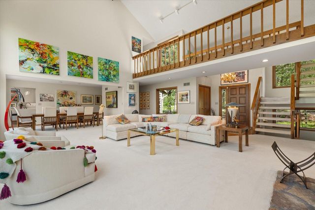 1161 Lost Woods ROAD, Summit, WI 53066