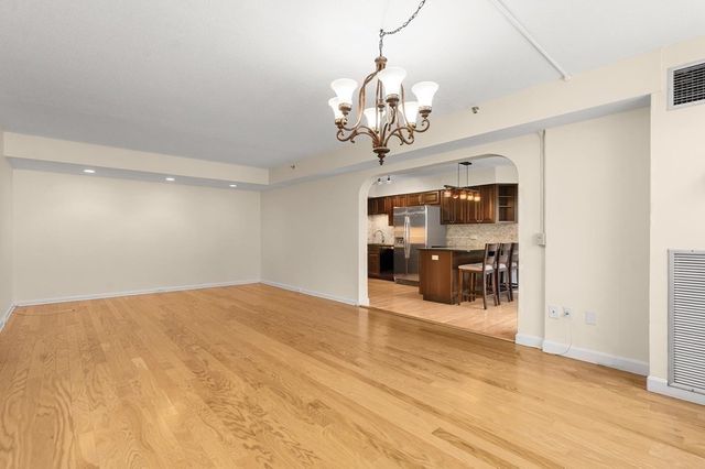 250 Hammond Pond Parkway 213S, Newton, MA 02467