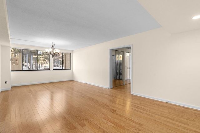 250 Hammond Pond Parkway 213S, Newton, MA 02467