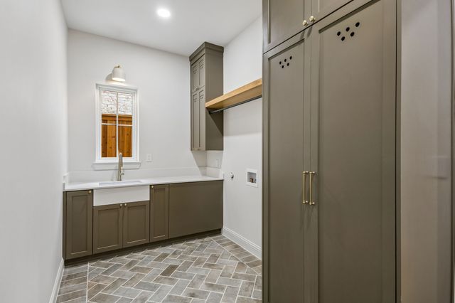 6250 Palo Pinto Avenue, Dallas, TX 75214
