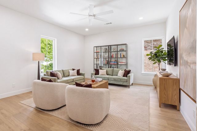 6250 Palo Pinto Avenue, Dallas, TX 75214