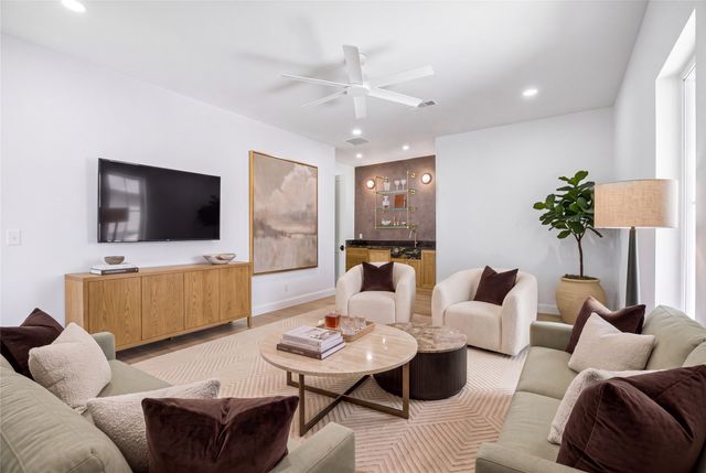 6250 Palo Pinto Avenue, Dallas, TX 75214