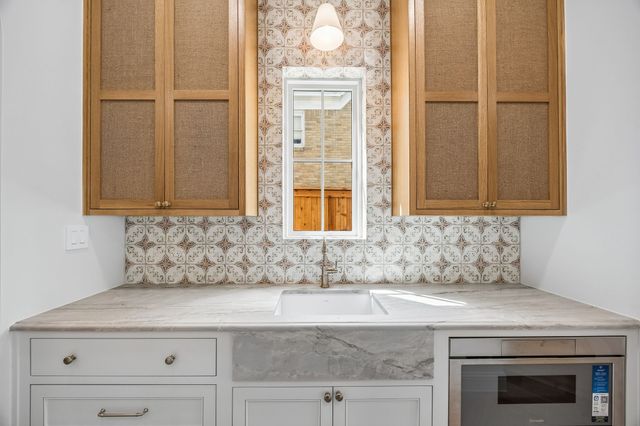 6250 Palo Pinto Avenue, Dallas, TX 75214