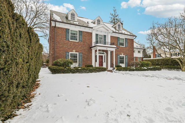 167 Kensington Road, Garden City, NY 11530