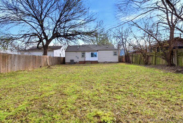 250 S Richmond Avenue, Tulsa, OK 74112