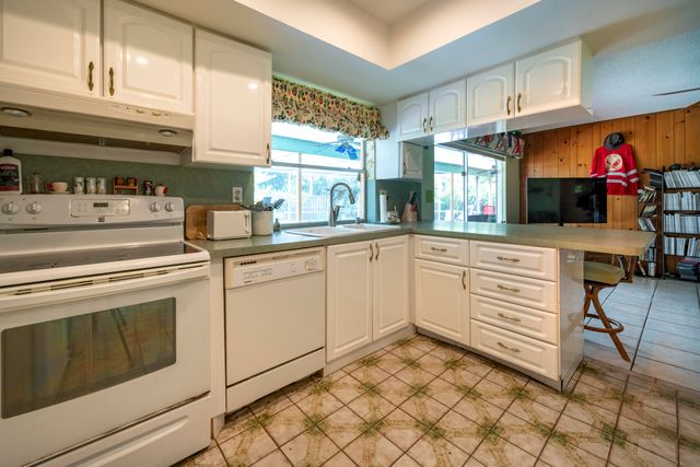 7321 NW 14th Street, Plantation, FL 33313