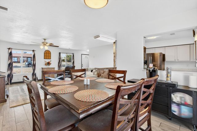 670 Polaris Boulevard SE, Rio Rancho, NM 87124