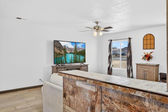 670 Polaris Boulevard SE, Rio Rancho, NM 87124