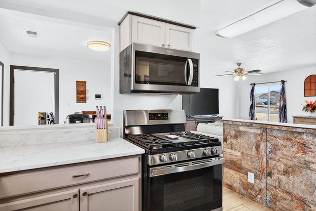 670 Polaris Boulevard SE, Rio Rancho, NM 87124