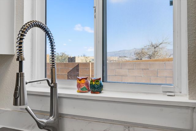 670 Polaris Boulevard SE, Rio Rancho, NM 87124