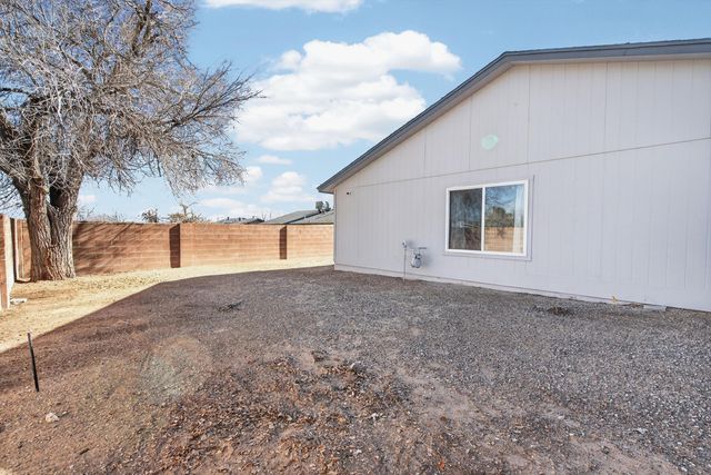 670 Polaris Boulevard SE, Rio Rancho, NM 87124