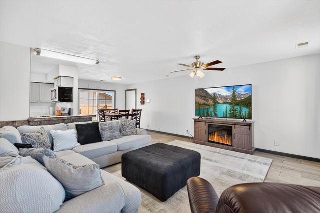 670 Polaris Boulevard SE, Rio Rancho, NM 87124