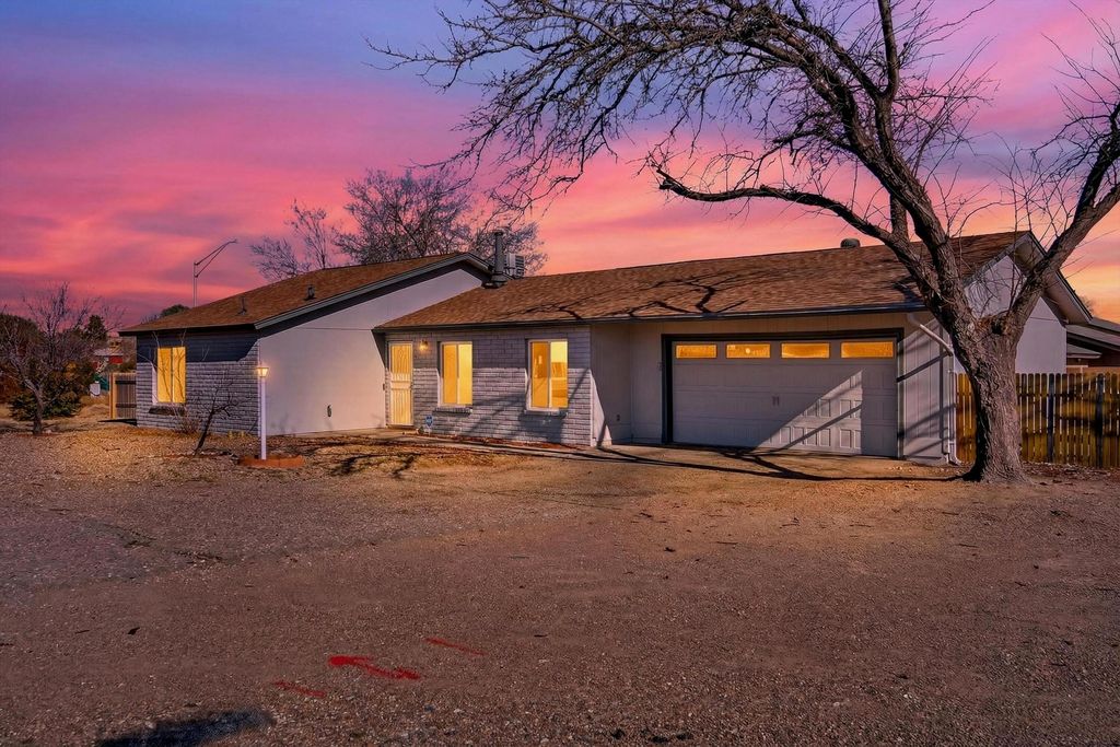 670 Polaris Boulevard SE, Rio Rancho, NM 87124