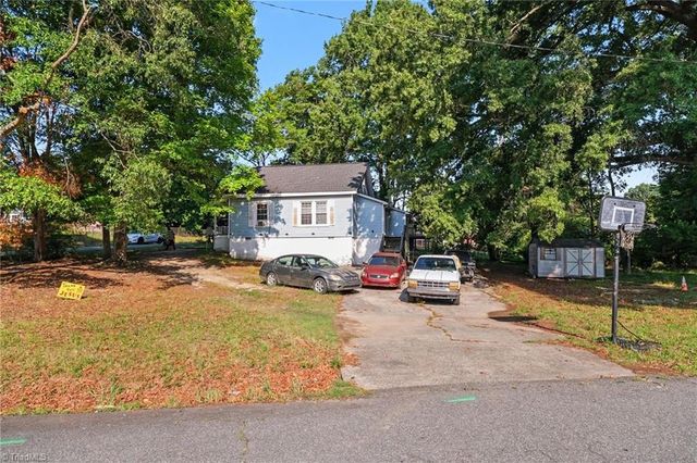 1005 Ava Street, Burlington, NC 27215