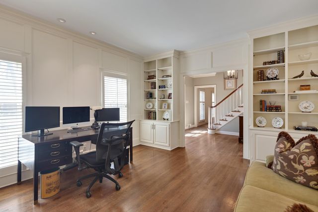 6490 S OAK SHADOWS CIR, Memphis, TN 38119