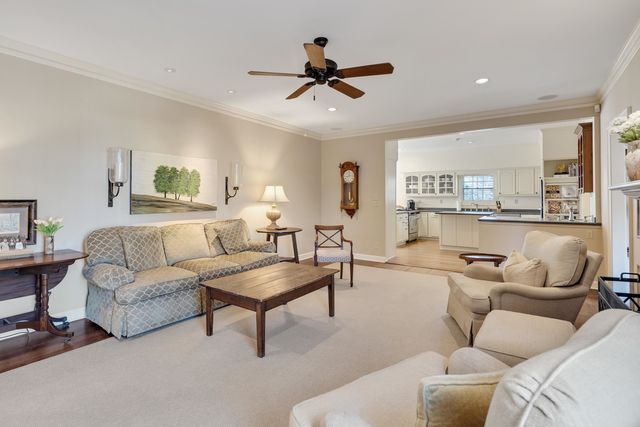 6490 S OAK SHADOWS CIR, Memphis, TN 38119