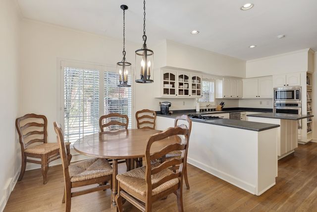 6490 S OAK SHADOWS CIR, Memphis, TN 38119