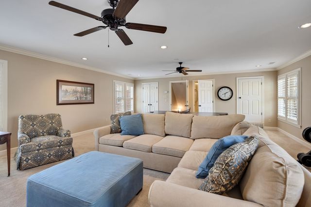 6490 S OAK SHADOWS CIR, Memphis, TN 38119