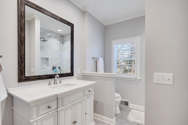 6490 S OAK SHADOWS CIR, Memphis, TN 38119