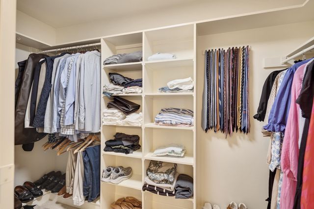 6490 S OAK SHADOWS CIR, Memphis, TN 38119