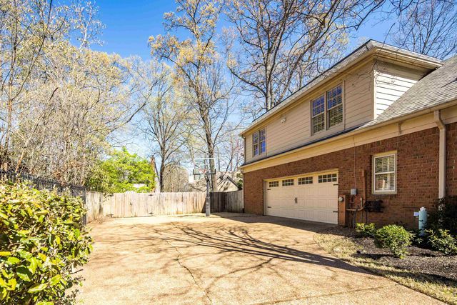 6490 S OAK SHADOWS CIR, Memphis, TN 38119