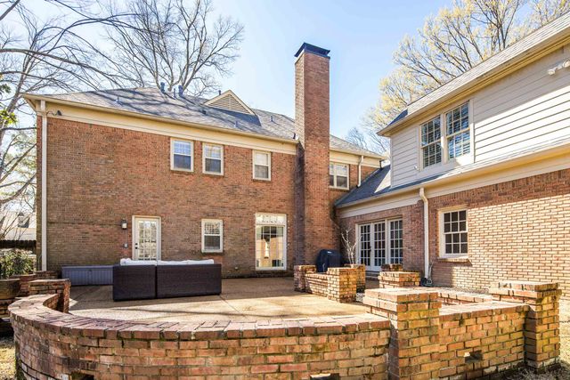 6490 S OAK SHADOWS CIR, Memphis, TN 38119