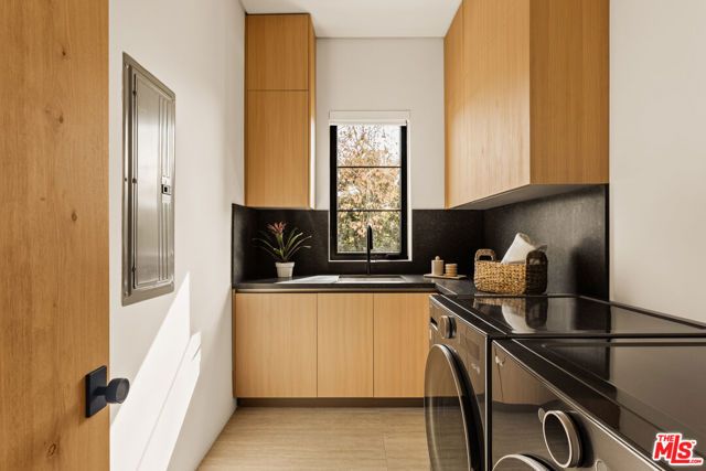 11937 Addison Street, Valley Village, CA 91607